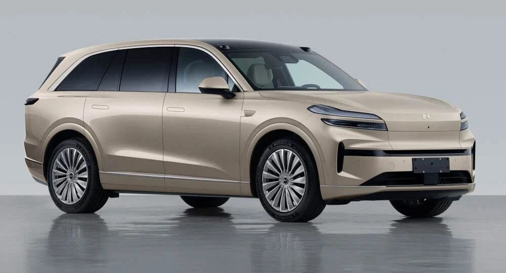 5 значимых премьер Шанхайского автосалона. От «Светлячка» до царь-мотора