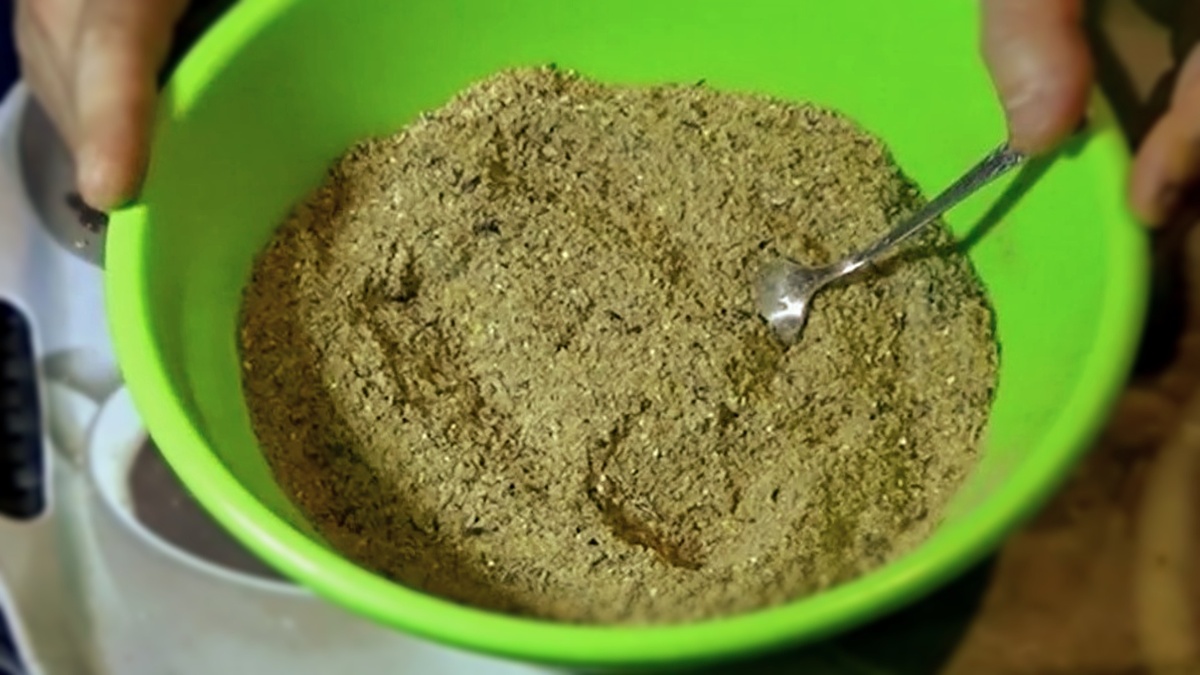 Простая прикормка для плотвы