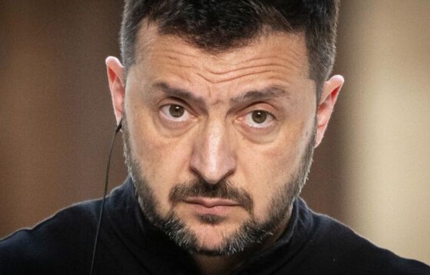    «Пытается повторять за Путиным. Что, войска не слушаются?»: Миронов о «пиар-ходе» Зеленского