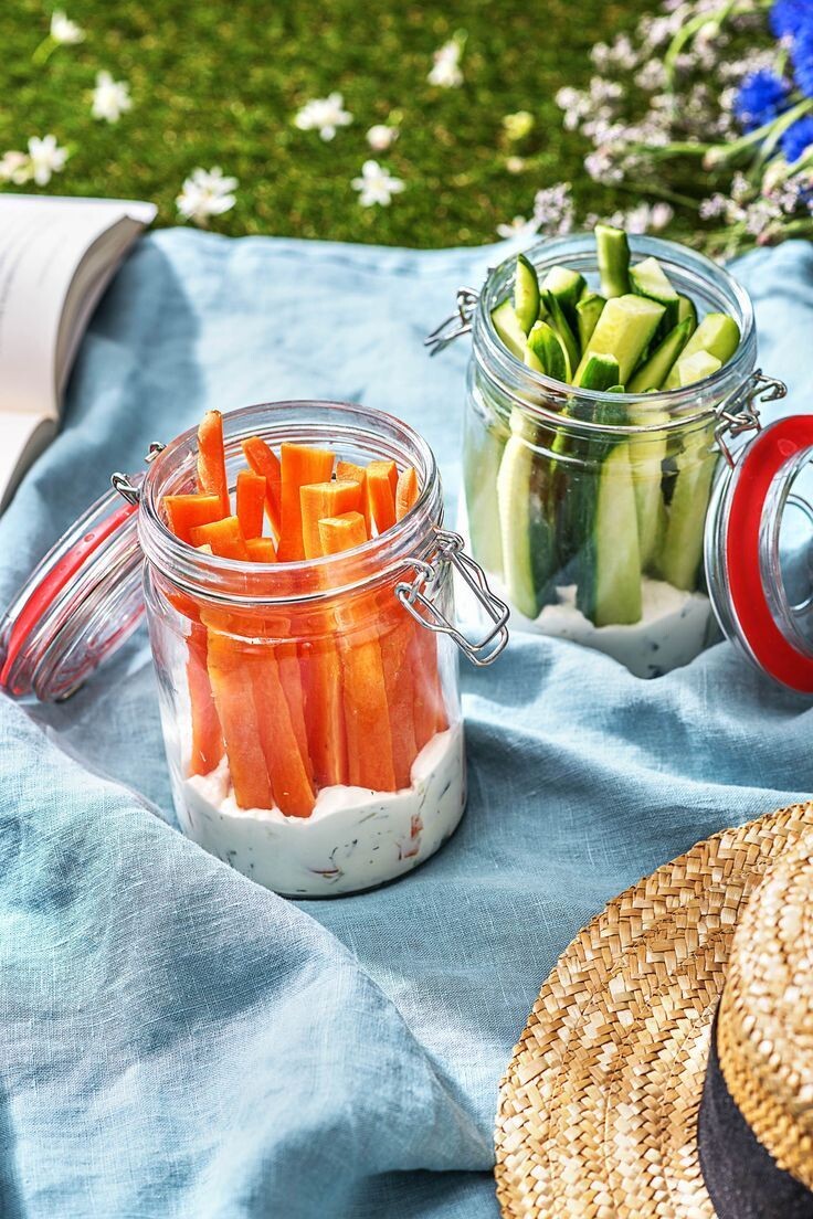 Источник: https://blog.hellofresh.de/mit-diesen-picknick-ideen-wirst-du-zum-picknick-profi/?utm_source=pinterest&utm_medium=social&utm_campaign=DE-seo&utm_content=image-lifestyle