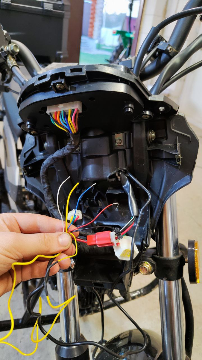 Разборка фары VMC Aura  и приборная панель с тахометром