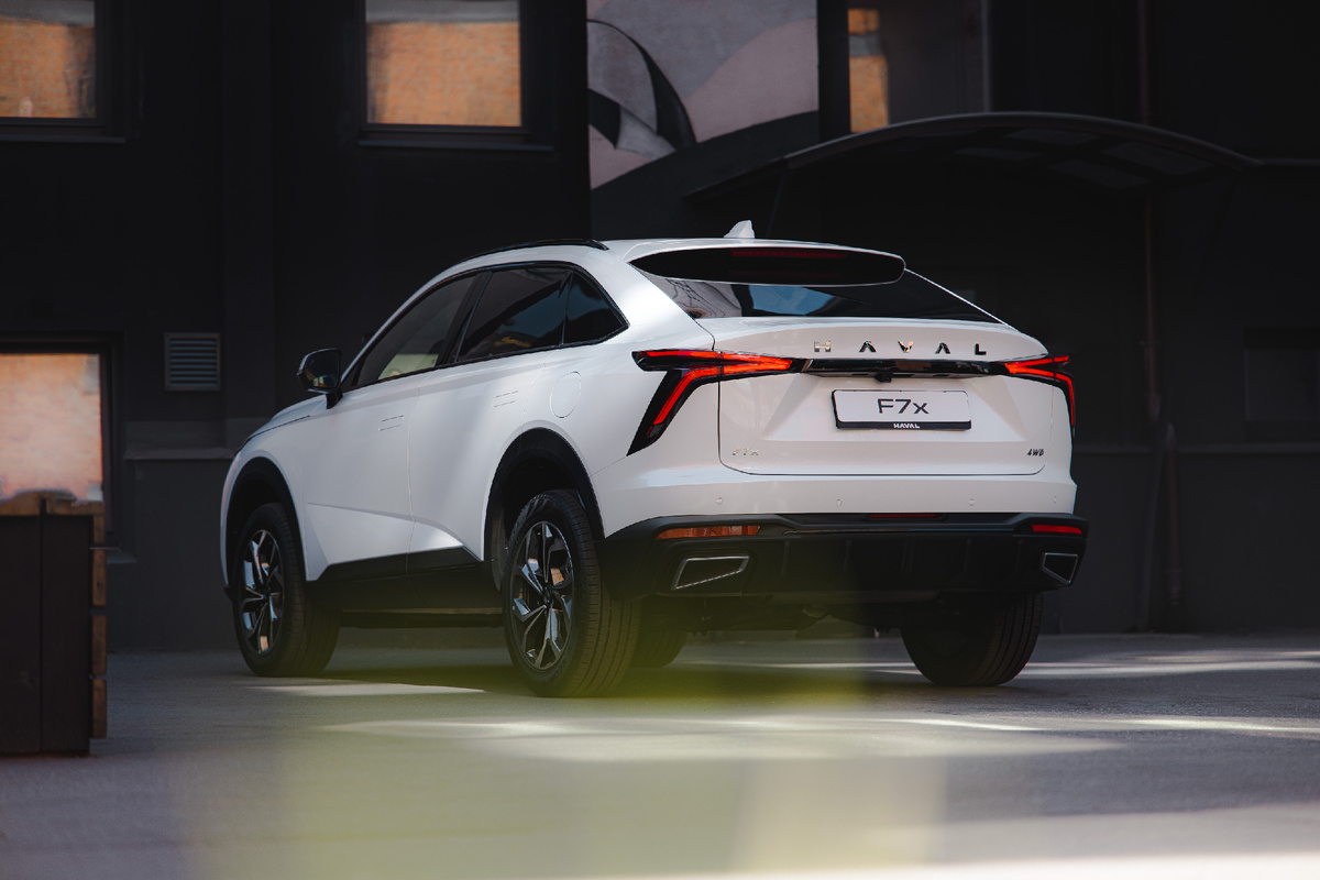 Вид сзади HAVALF7X