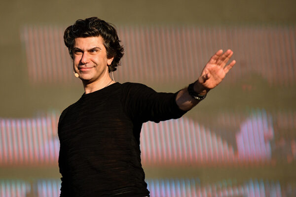    Ректор академии русского балета им. А.Вагановой Николай Цискаридзе во время открытого мастер-класса «Мировой балетный станок» на ВДНХ.