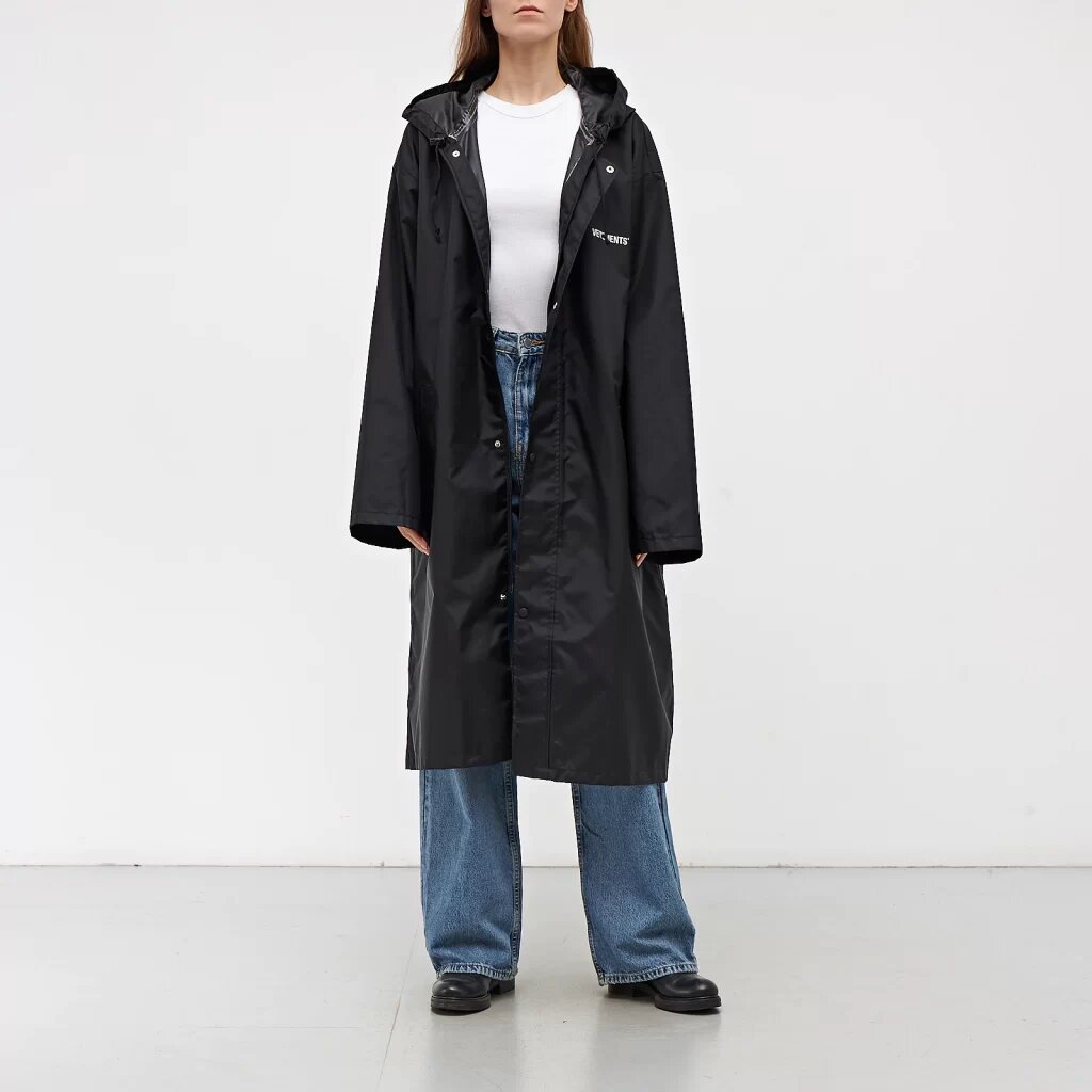Плащ, Vetements, 43 500 рублей smirnov  📷
