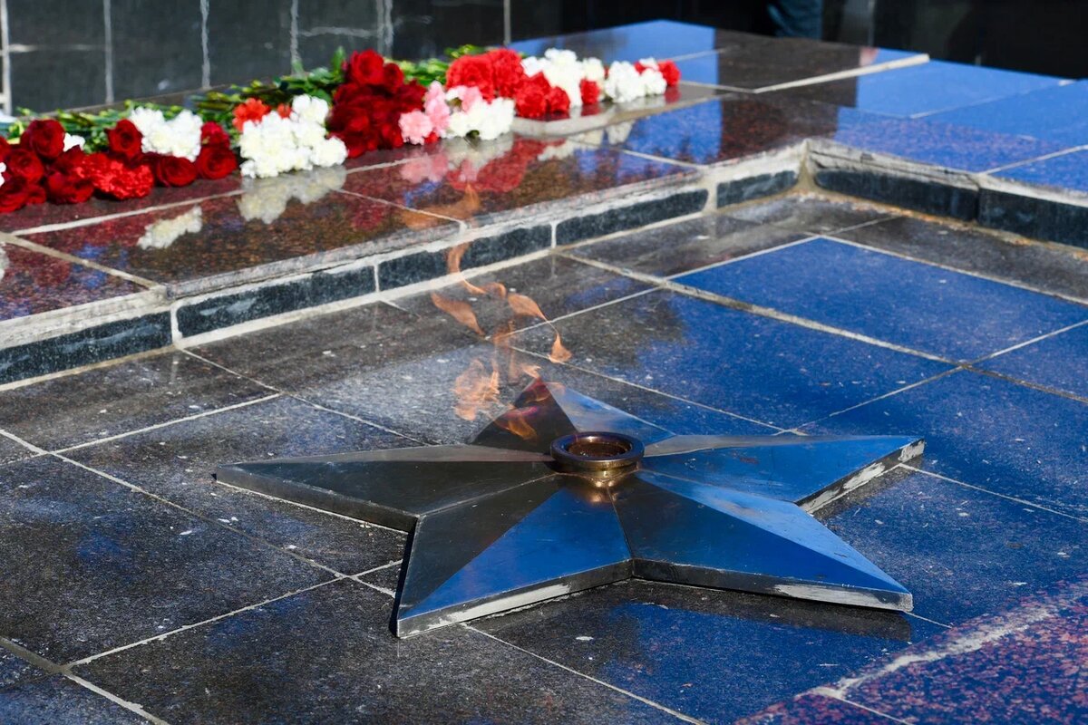    Мемориал «Братская могила воинов, погибших в годы Великой Отечественной войны». Фото: "Республика" / Оксана Кудряшова