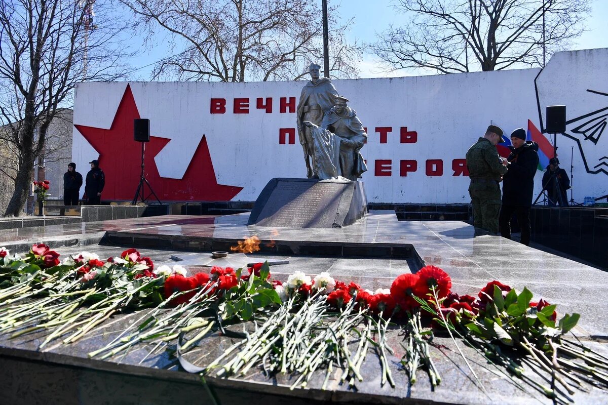    Мемориал «Братская могила воинов, погибших в годы Великой Отечественной войны». Фото: «Республика» / Оксана Кудряшова