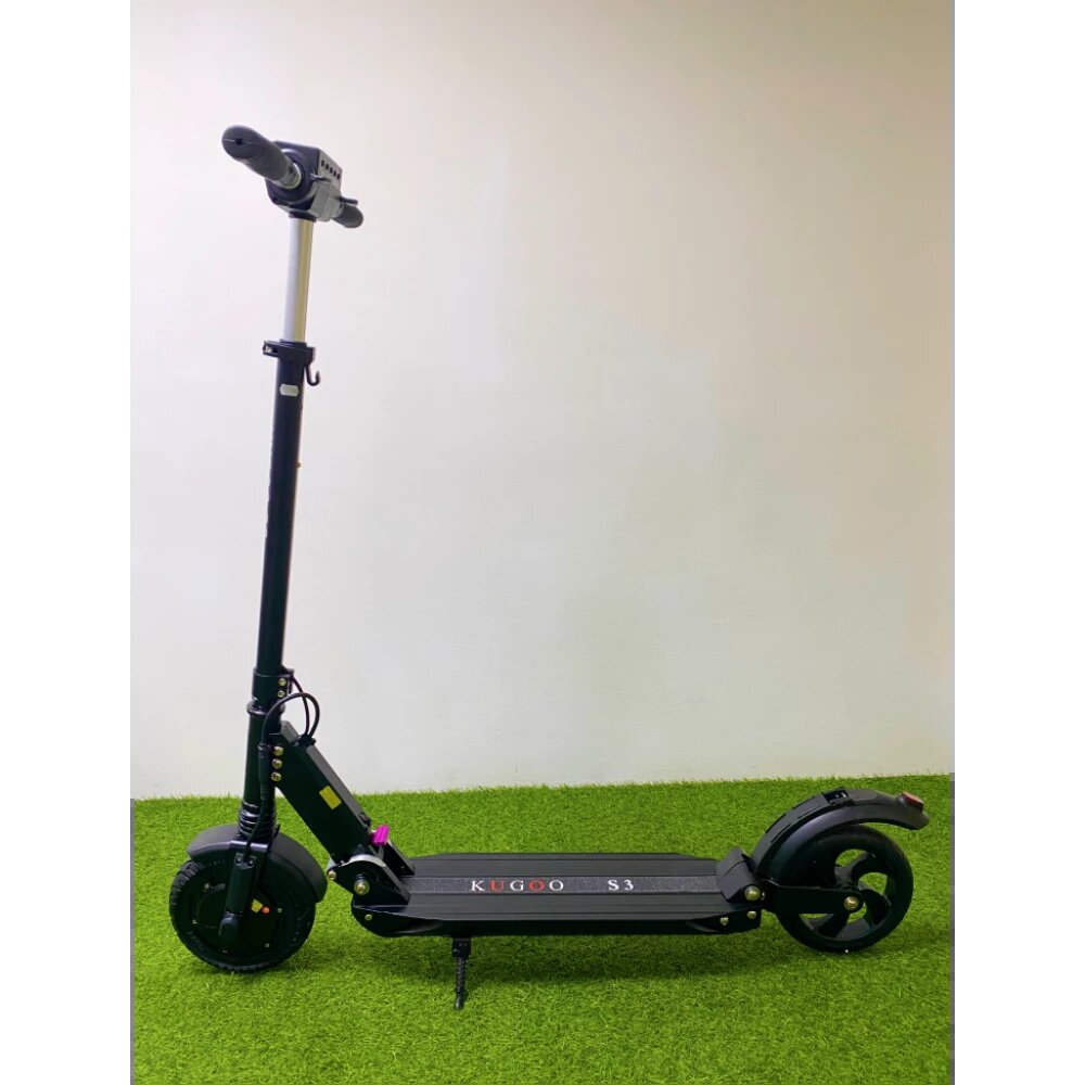 Один из наиболее узнаваемых их продуктов - это электросамокат Kugoo S3. Этот складной электросамокат обладает множеством преимуществ, которые привлекают покупателей. Во-первых, его складная конструкция делает его удобным в хранении и переноске, что идеально для путешествий и использования в городе. Во-вторых, Kugoo S3 оборудован мощным литий-ионным аккумулятором, который обеспечивает достаточно большой запас хода на одном заряде. Таким образом, вы можете быть уверены, что сможете совершить даже длительные поездки без необходимости постоянно думать о зарядке.