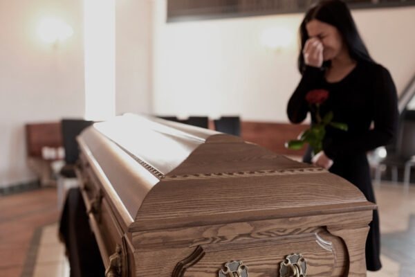 Как проходят похороны участника СВО: организация церемонии и установки памятника