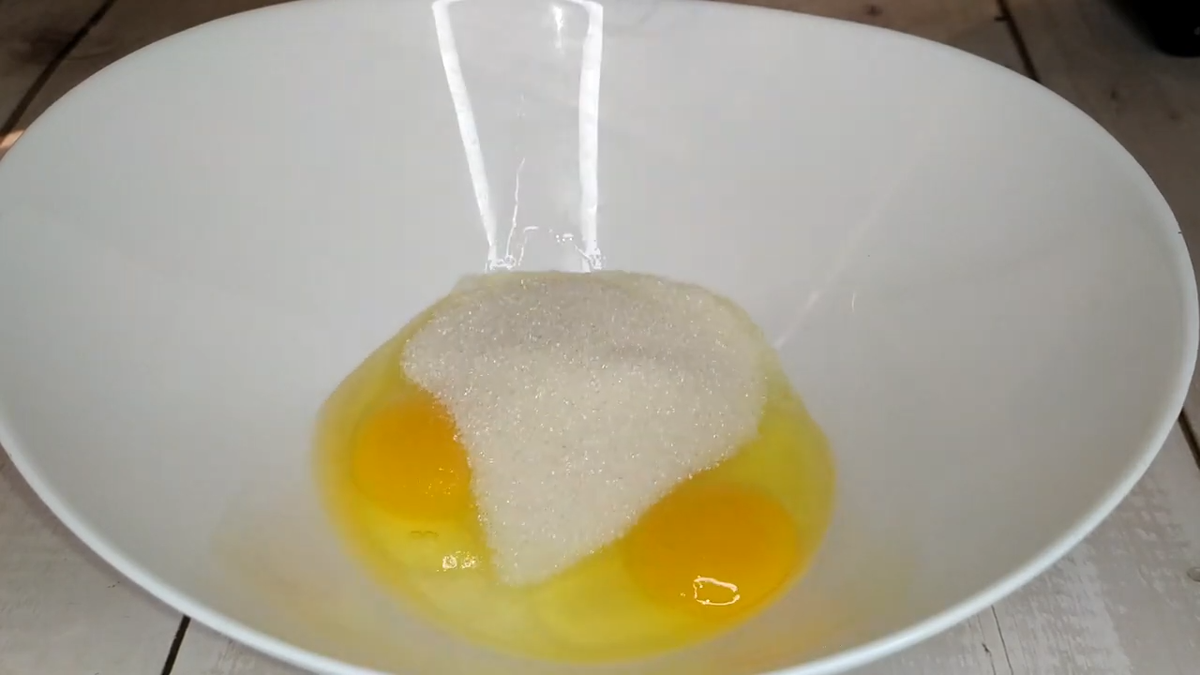 Вкусный пирог на кефире с вареньем. Фото автора.