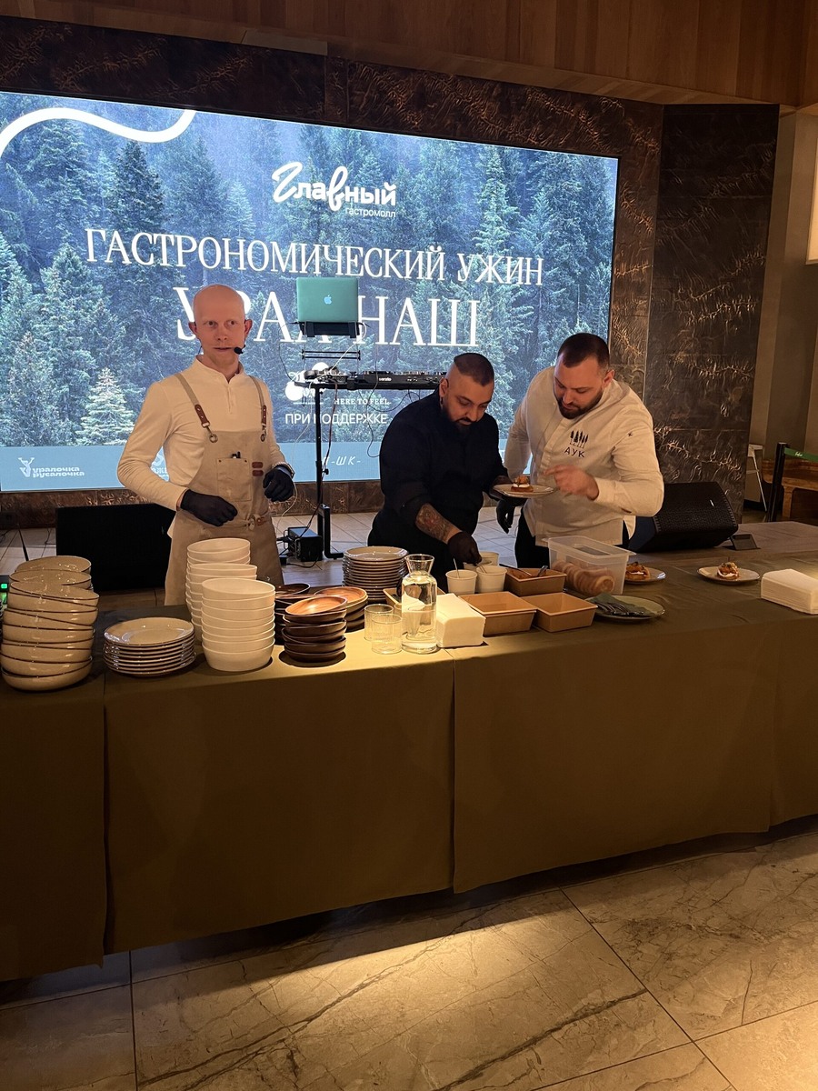    Андрей Бурков, Михаил Аракелов и Сергей Мирошников