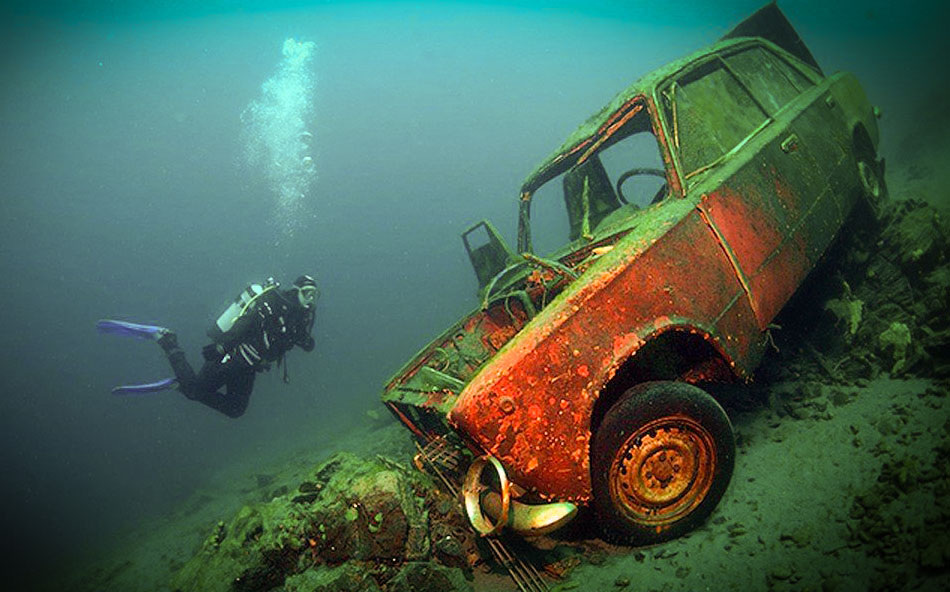 Цена этой "Копейке" - грошь, поэтому и покоится на дне Байкала. Фото из открытых источников