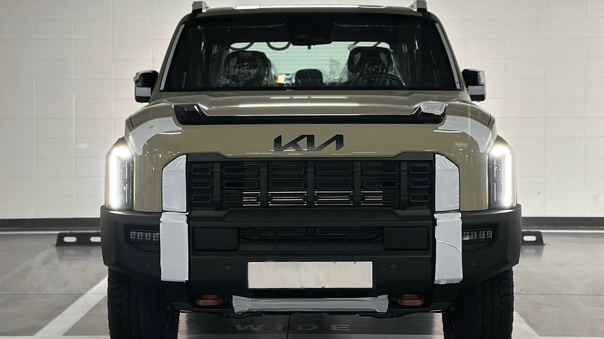 Kia Tasman 2025 вид спереди 