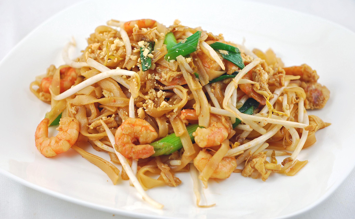 Мы брали с морепродуктами, а можно с курицей. 