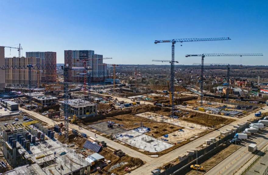     На фото ход строительства ЖК «Третий квартал» от застройщика «Брусника. Москва»