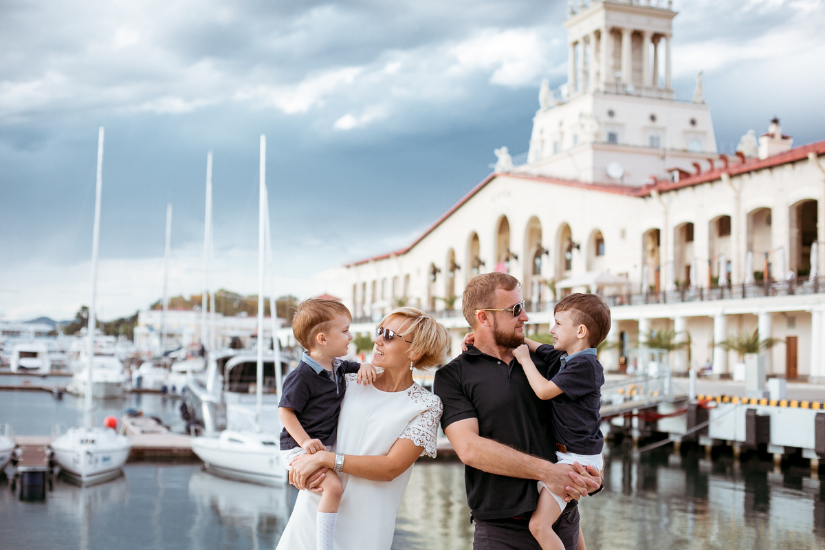 Дети не учатся жить, они уже живут.