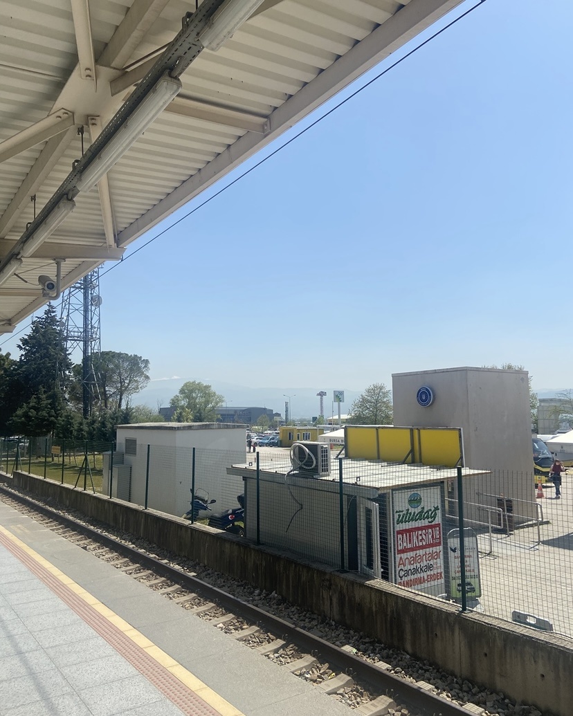 Дымка закрывает горы