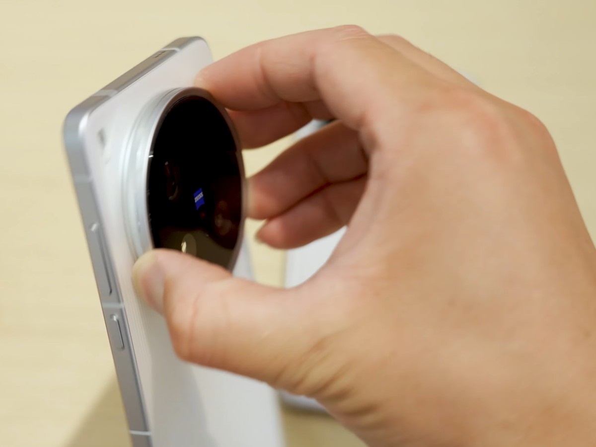    Блогер сравнил vivo X200 Ultra с другими флагманами и поделился впечатлением