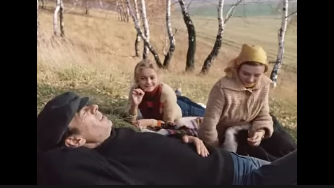 Нахлебавшийся от жен-начальниц Гога Скоков.