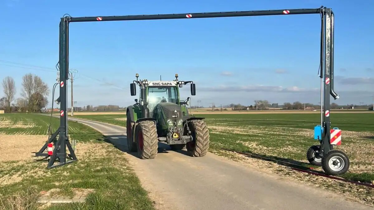 Фото: соцсети компании-разработчика SNC SAPA
Внешний вид необычного «дорожного перехода» для защиты систем полива от колес тракторов