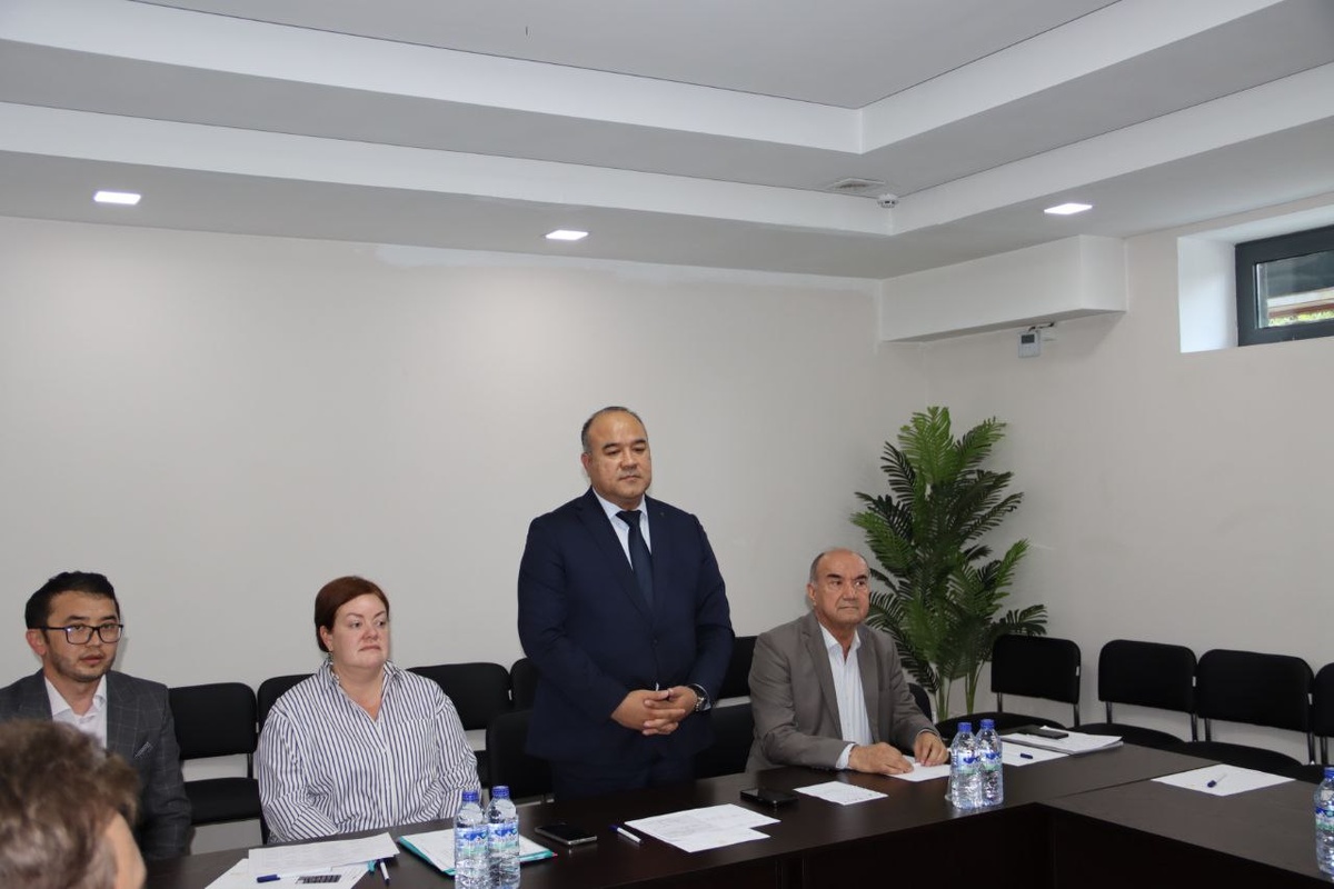 Круглый стол в Фергане. Фото участников экспедиции.