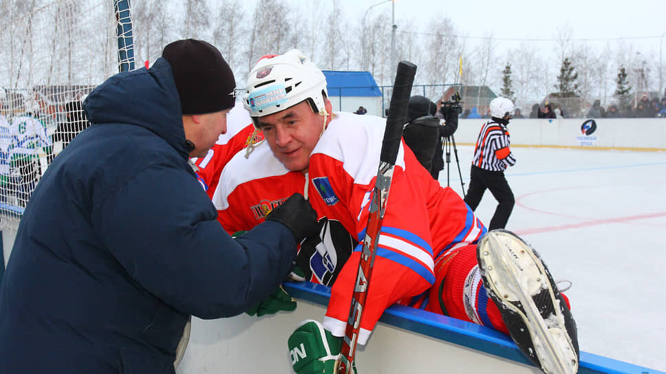 Александр Семак (справа) не ожидал увидеть свое фото в сериале с Максимом Авериным.📷Фото: Валерий Шахов / Коммерсантъ