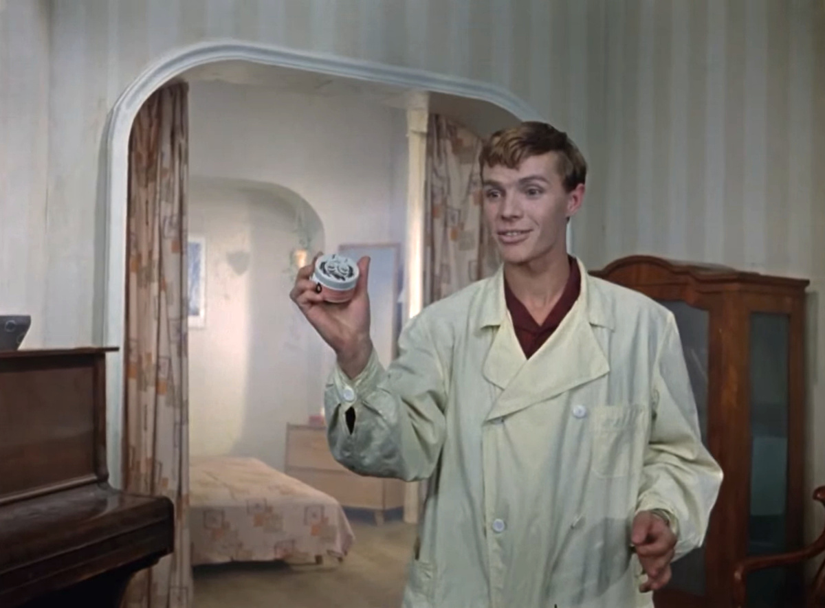 Кадр из кинофильма "Дети Дон-Кихота", 1965 г., режиссер Евгений Карелов, сценарист Нина Фомина, композитор Георгий Фиртич (скриншот)