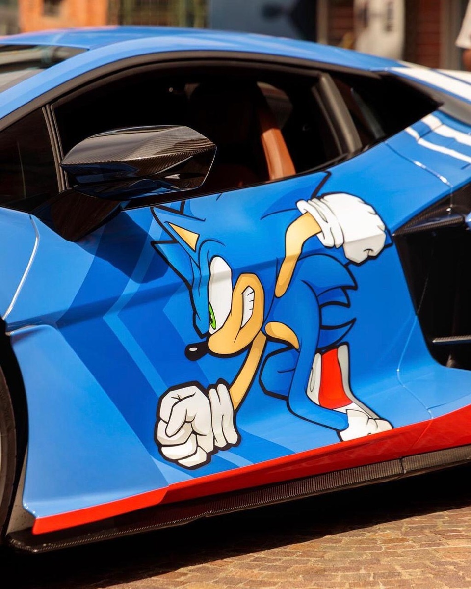 Lamborghini Revuelto в стиле «Соника»
