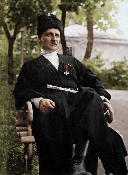 Павел Петрович Скоропадский (3 [15] мая 1873, Висбаден, Пруссия — 26 апреля 1945, Меттен, Бавария) — генерал-лейтенант Русской императорской армии, после революции 1917 года — украинский военный и политический деятель, гетман всея Украины с 29 апреля по 14 декабря 1918 года