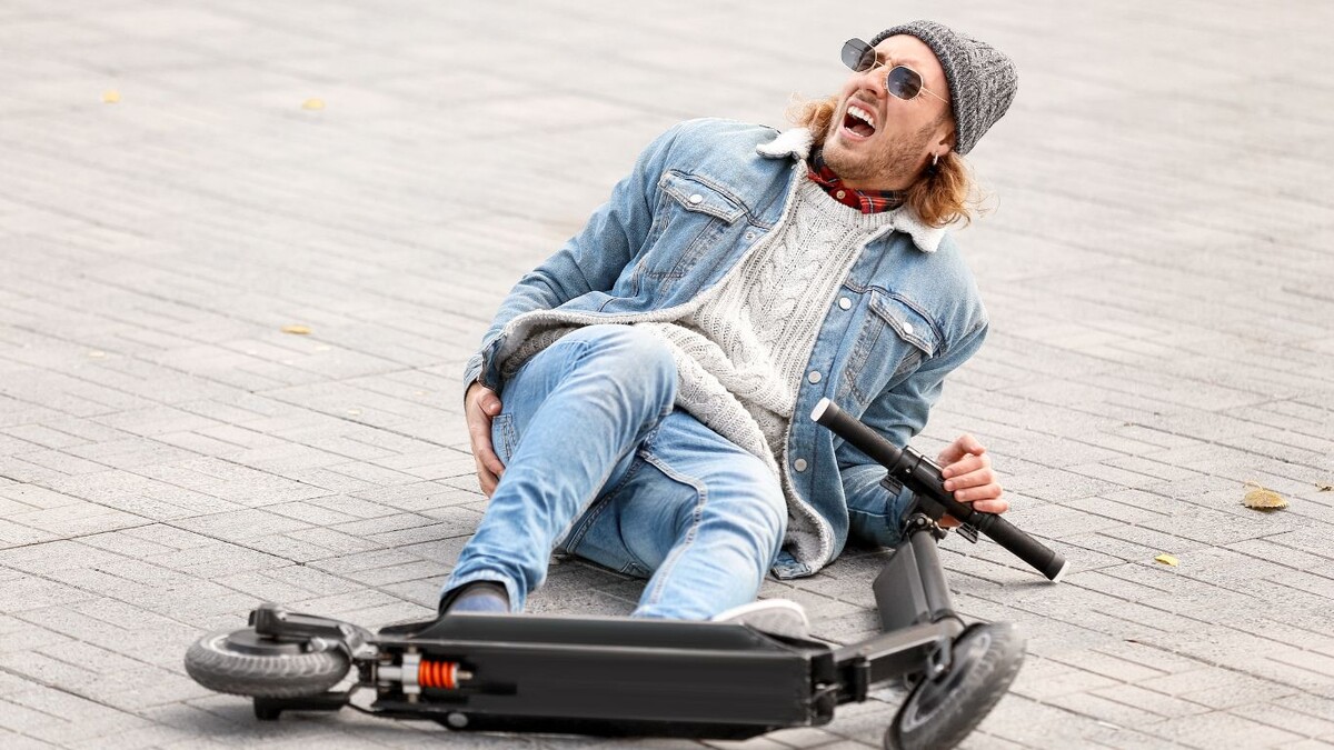 Молодость, скорость и гипс: почему всё больше молодых людей попадают в травмпункт летом