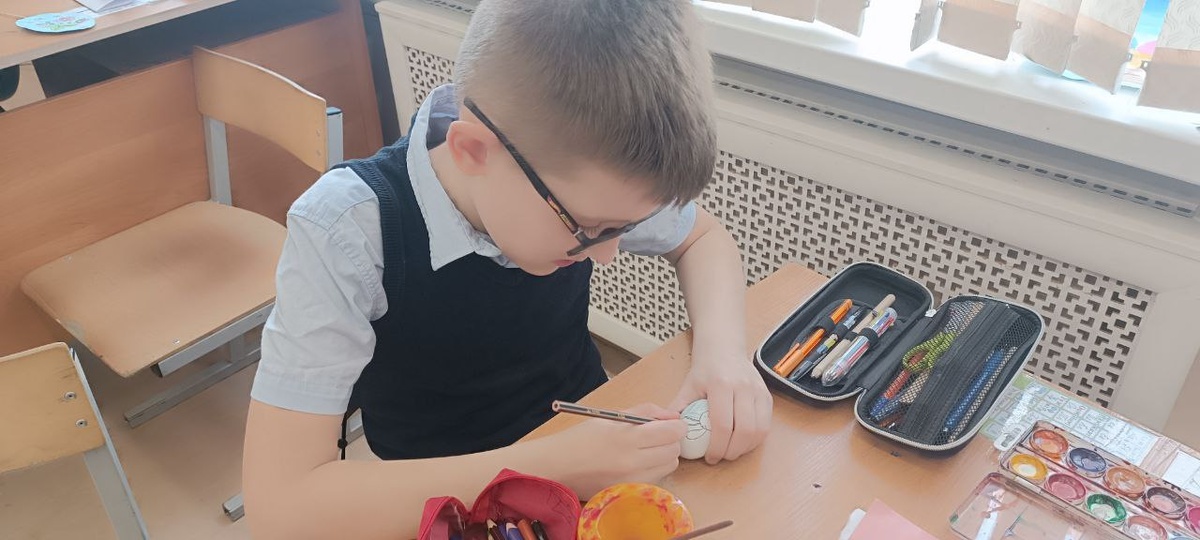 Пасхальная неделя в школе. Расписывали яйца