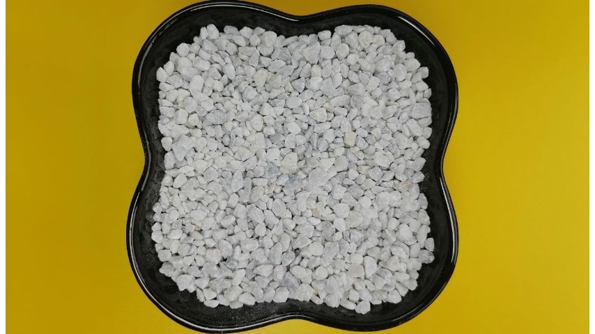 Мраморная крошка фракция 2.5 — 5 мм