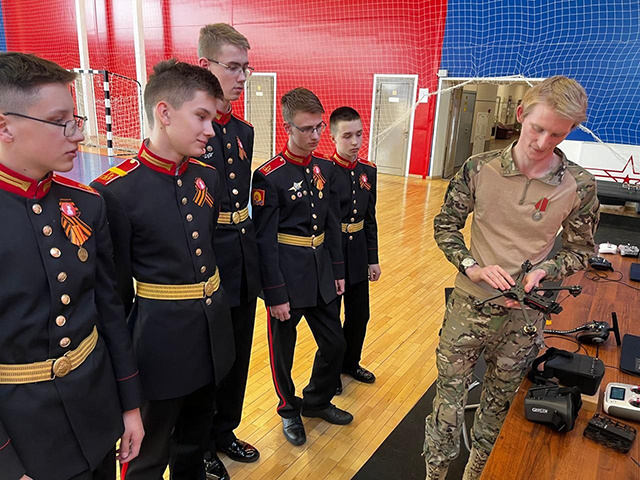 Турнир по управлению беспилотными аппаратами провели тверские суворовцы