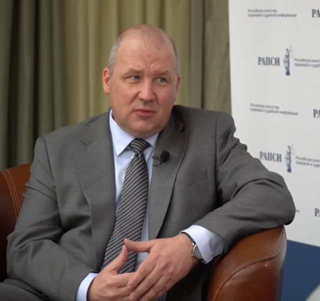    Врио старшего советника губернатора назначен Эдуард Сенников