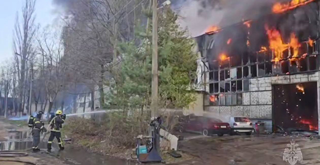    Площадь возгорания в цехе по переработке резины выросла до 17 тысяч квадратных метров