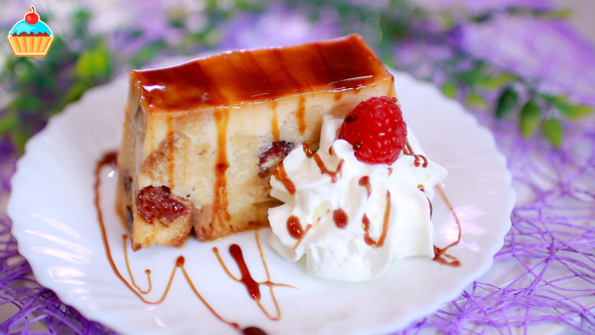 ИНГРЕДИЕНТЫ:
5 шт яйцо
500 мл молоко
180 гр сахар
1 ст.л. ванильный сироп или 8 гр. ванильный сахар
300/400 гр любая сладкая выпечка (куличи, круассаны, кекс, магдаленки, булочки, пончики, бисквитное печенье, бисквит и т.д.)

для карамели:
130 гр сахар