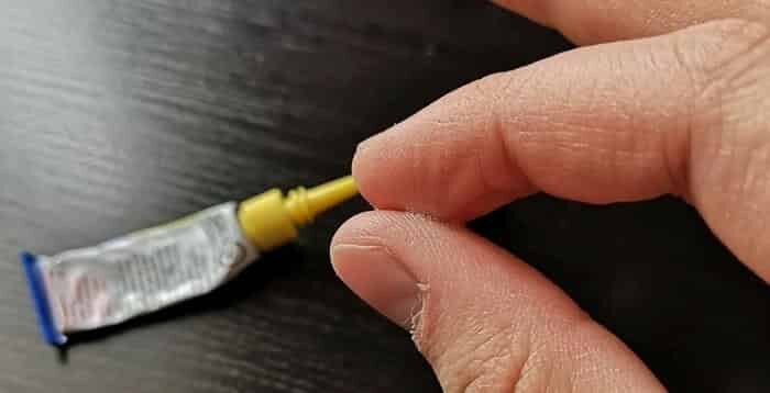 Как расклеить пальцы от суперклея