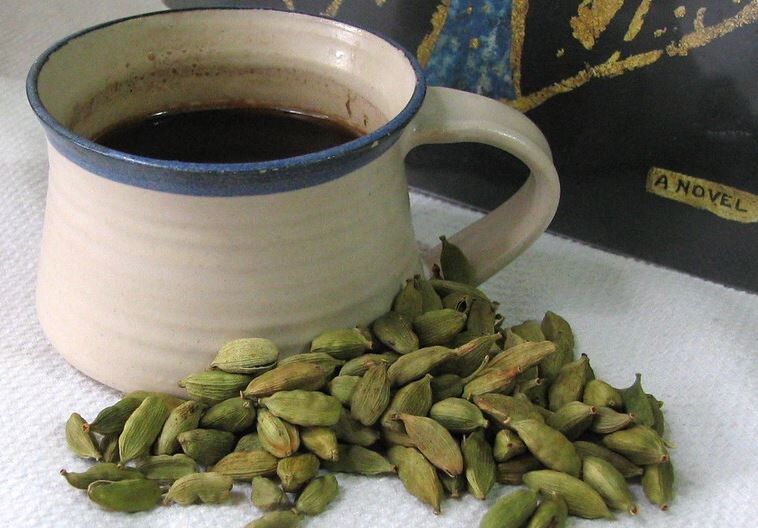 Источник фото: https://hotcup.shop/blog/kofe-s-kardamonom