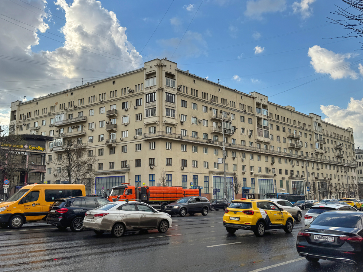 Земляной Вал 14-16