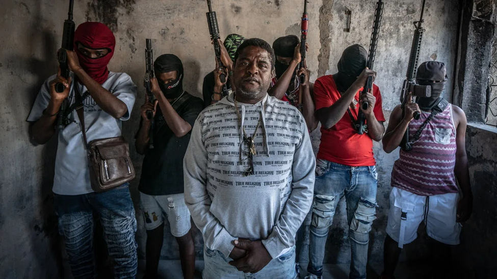 Лидер гаитийских бандитов Шеризье («Барбекю») угрожает властям атаками дронов