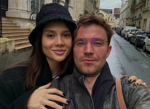    Александр Петров с женой Викторией. Фото: социальные сети