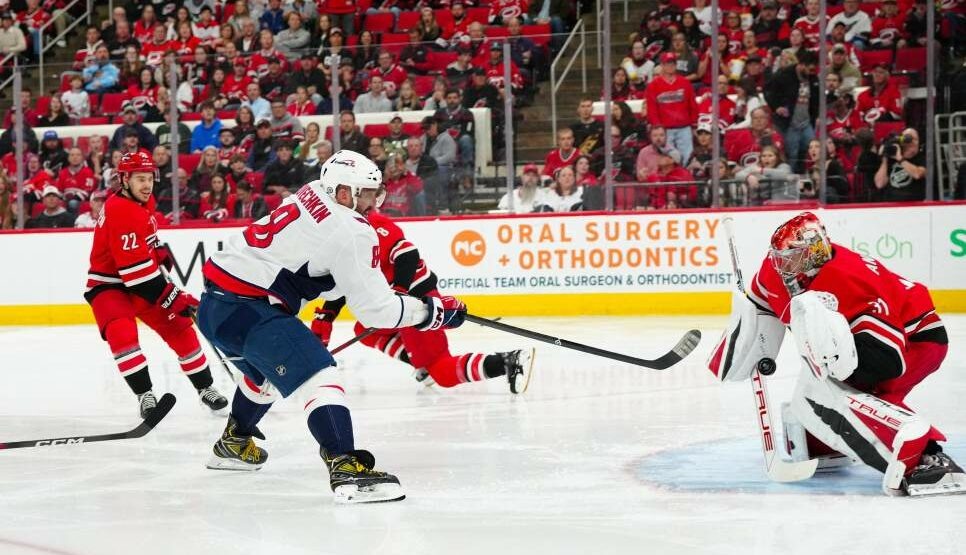    Александр Овечкин один из 63 российских хоккеистов, играющих в НХЛ. Фото: Reuters