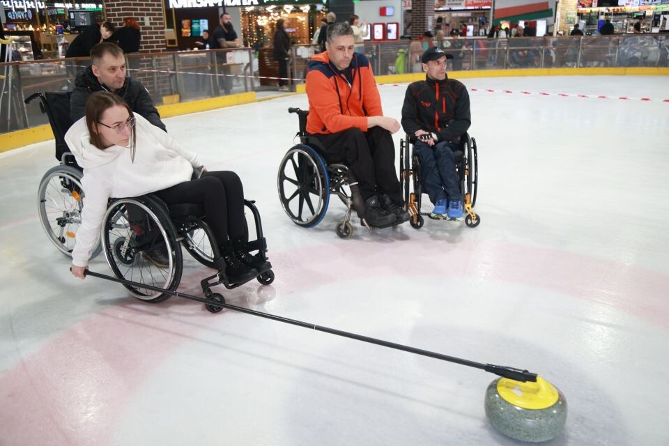    Керлинг на колясках в Барнауле. Источник: Олег Укладов