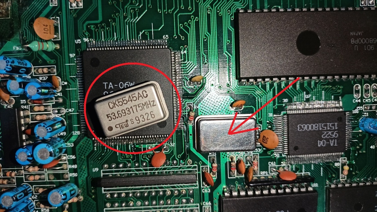 После нескольких моек ацетоном, на этом кварце просто не осталось надписи.