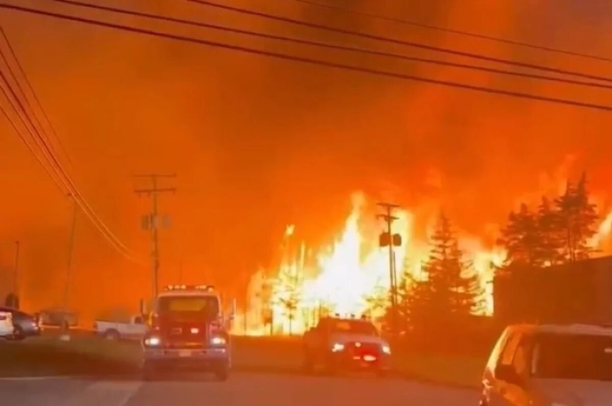    Из-за пожара в штате Нью-Джерси эвакуированы три тысячи человек