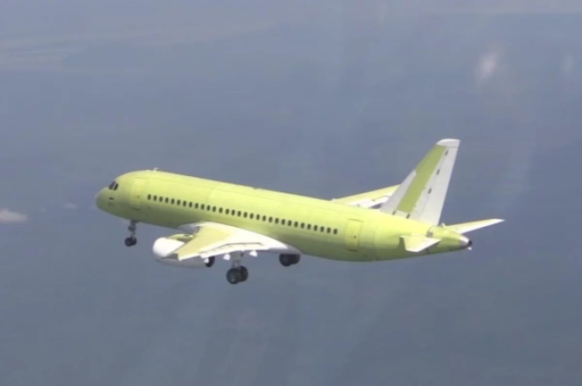    «Ростех»: полностью импортозамещенный SJ-100 совершил первый полёт