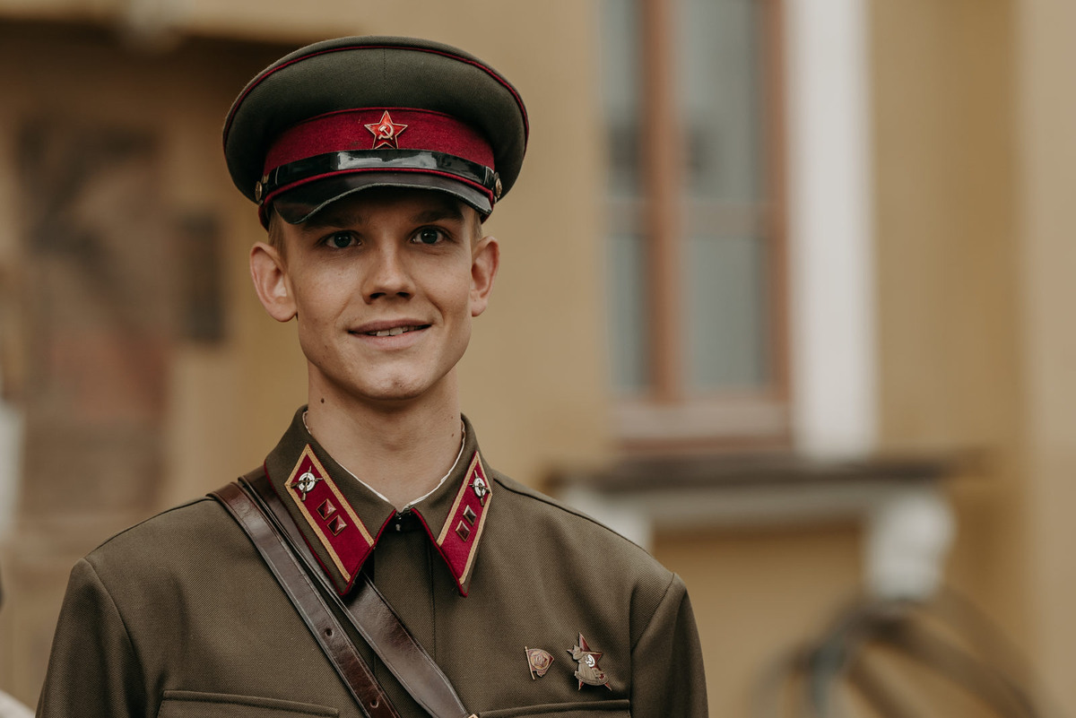 Владислав Миллер в фильме "В списках не значился"