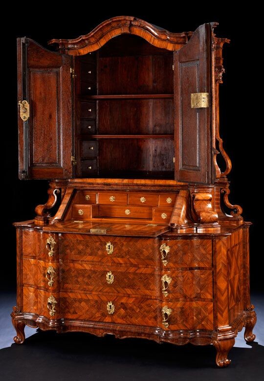 Буфет в стиле Чипендейл