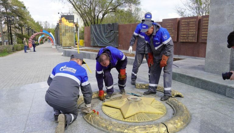   Пламя перенесли. Мемориал «Вечный огонь» в Оренбурге приводят в порядок Белов Михаил Александрович