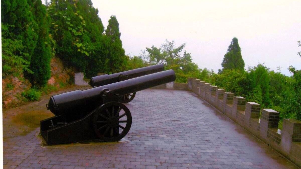     Автор: Леон Петросян Источник: https://upload.wikimedia.org