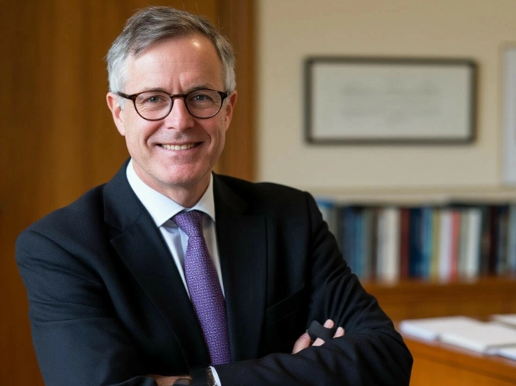 доктор Эдриан Фаррел